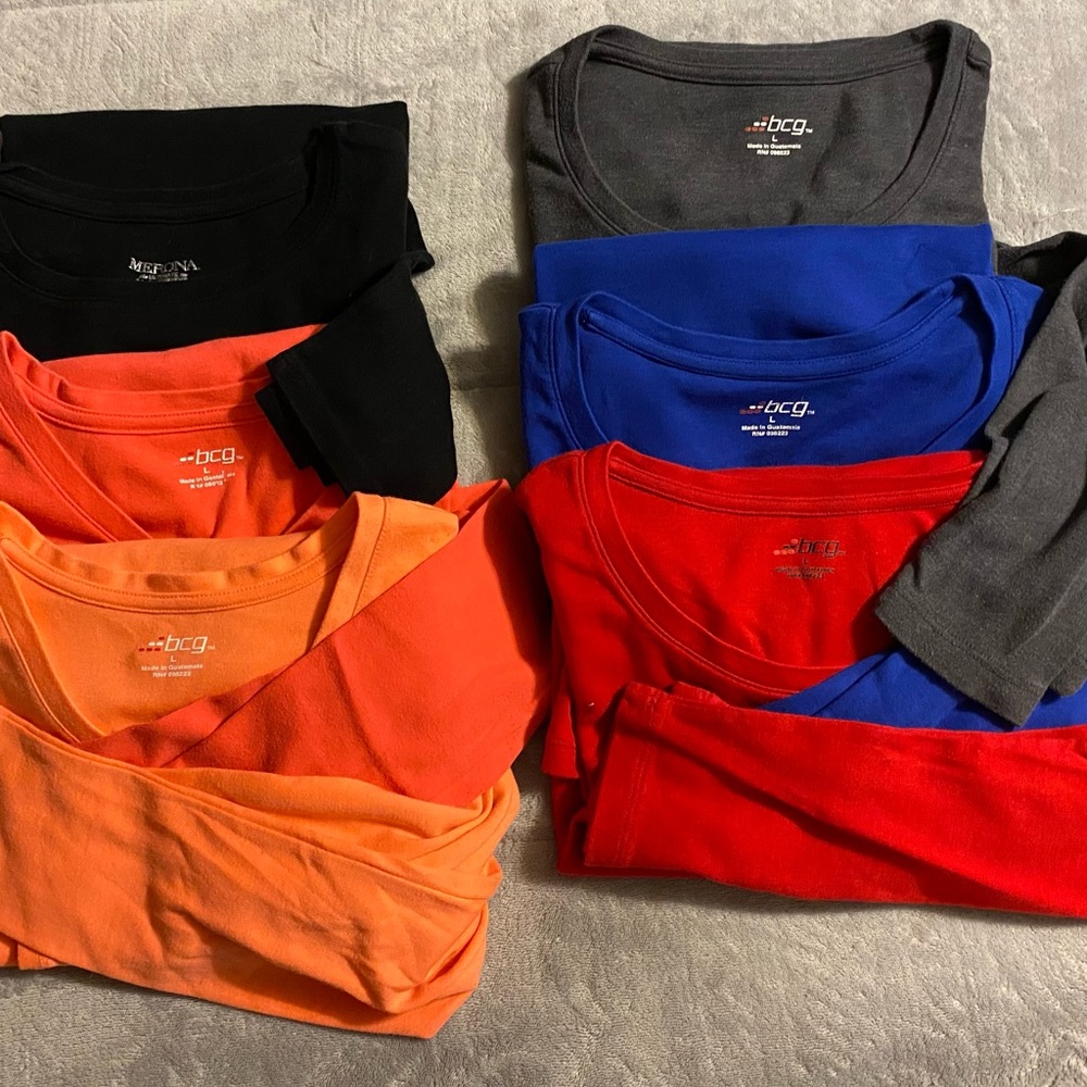 6 super comfy pullover long sleeve shirts. Selling as a lot.